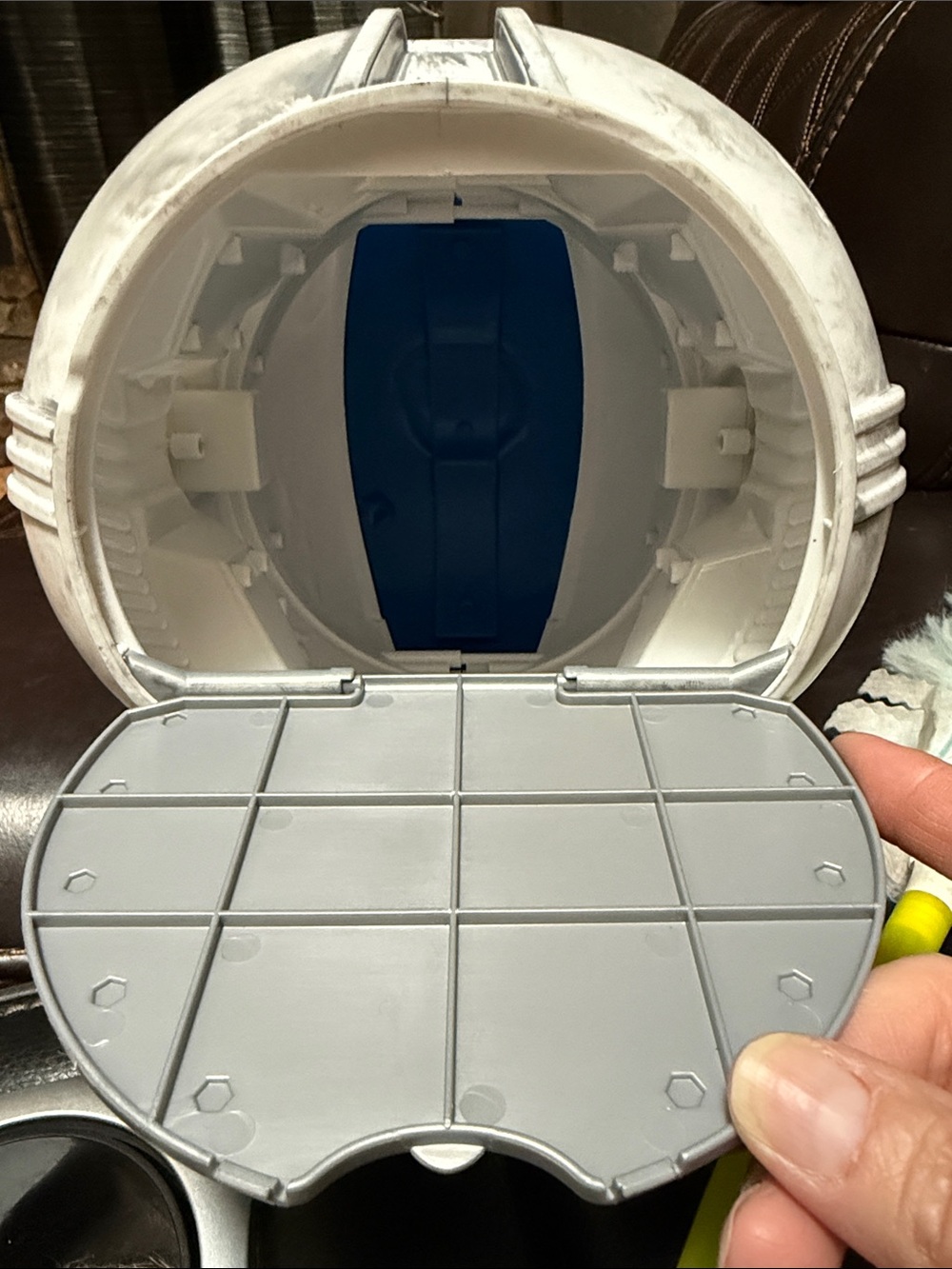 Disney Star Wars Clone Trooper Helmet Popcorn Bucket - Picture 4 of 4